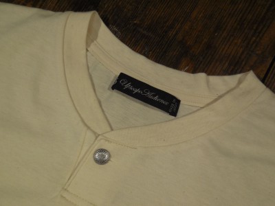 Upscape Audience / Organic Cotton Henley Neck Tee